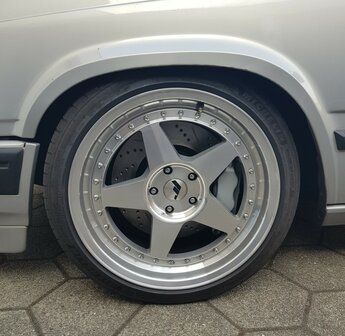 Adaptor Brembo R Calipers for Volvo 700 / 900 front
