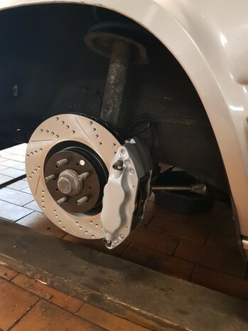 Set van 2 remklauw-adapterplaten 4-zuiger Brembo remklauwen Volvo 700 - 900