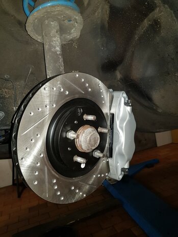 Adaptor Brembo R Calipers for Volvo 700 / 900 front